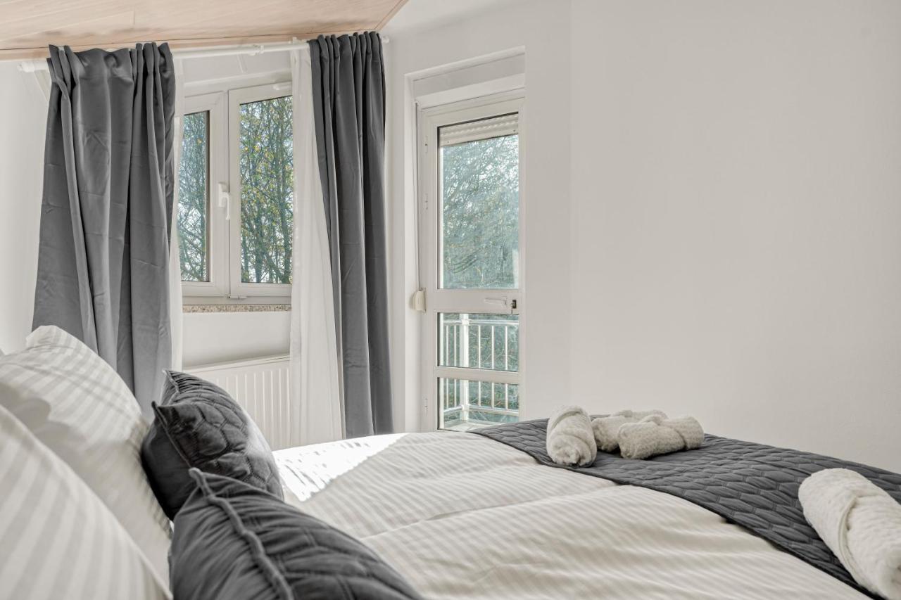 Astarea - Luxe Penthouse In Nature - Jacuzzi - Free Private Parking - Terrace & Balcony - Peace Zagreb Exteriör bild