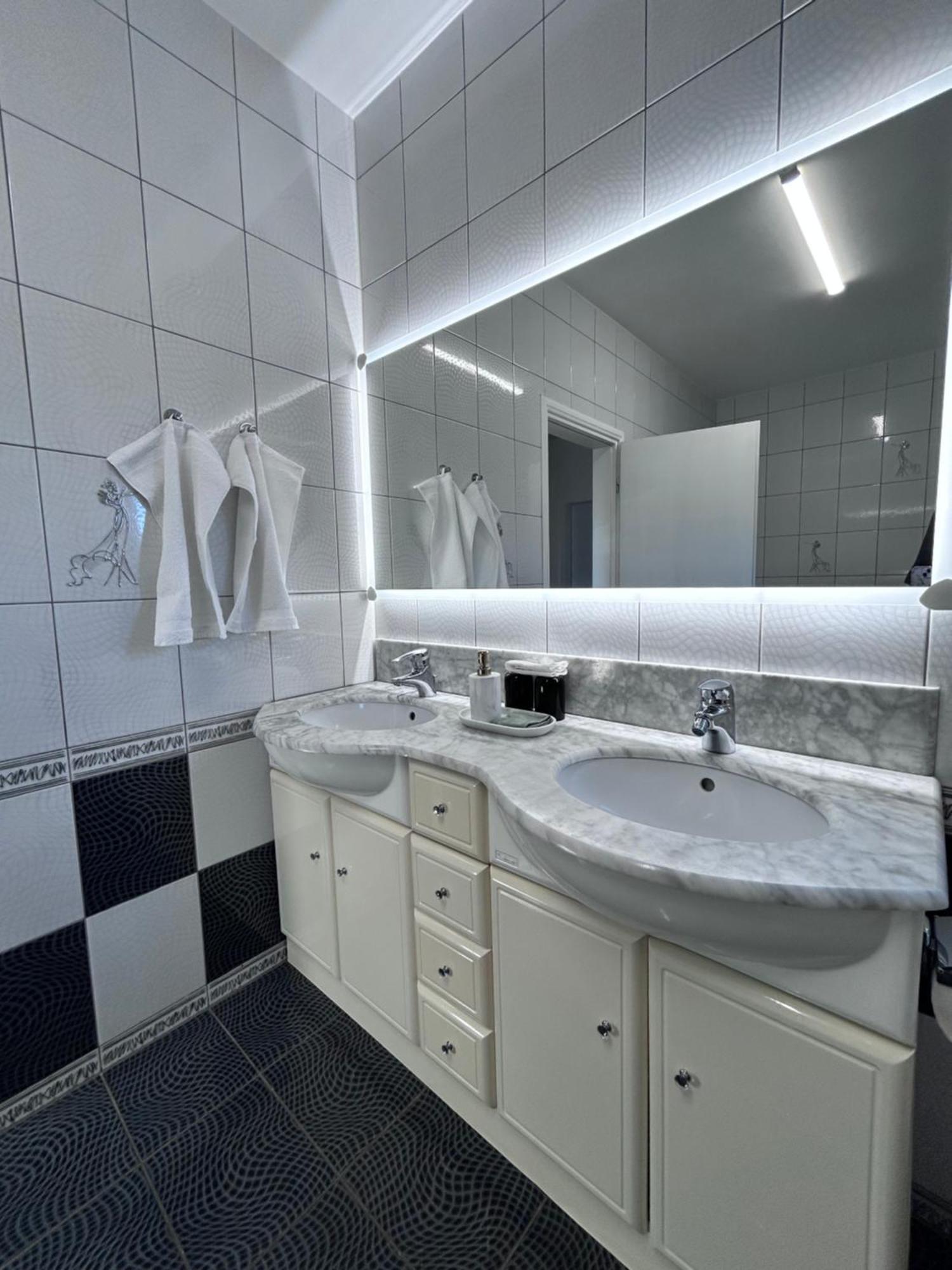 Astarea - Luxe Penthouse In Nature - Jacuzzi - Free Private Parking - Terrace & Balcony - Peace Zagreb Exteriör bild